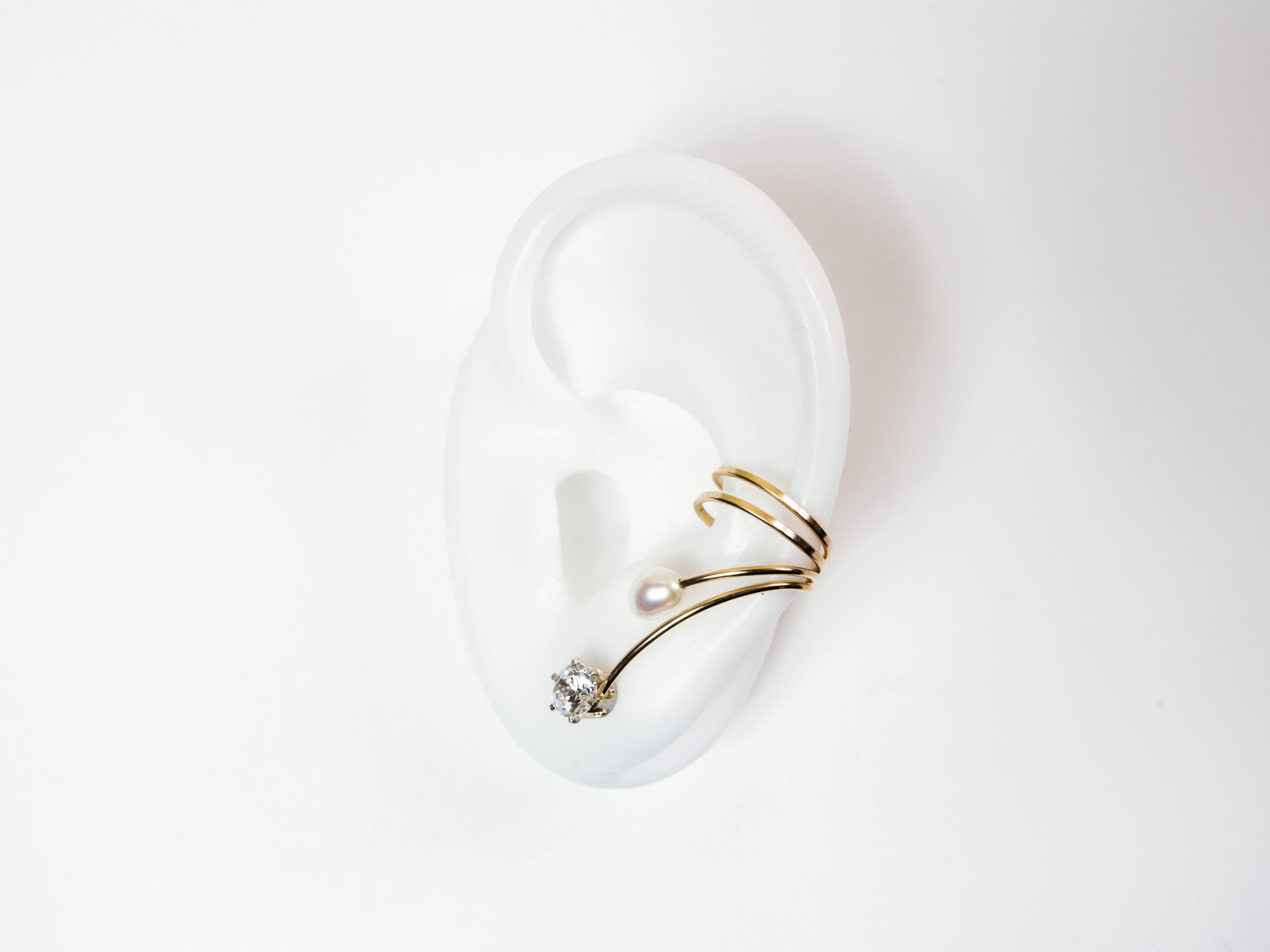 Chanel Comète Perlée Ear Cuff 18k White Gold, Diamonds, Cultured
